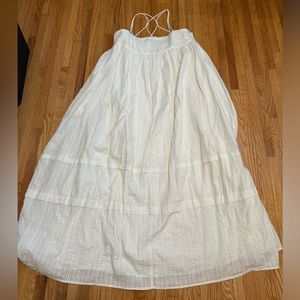 Women's Love, Bonito White Dress